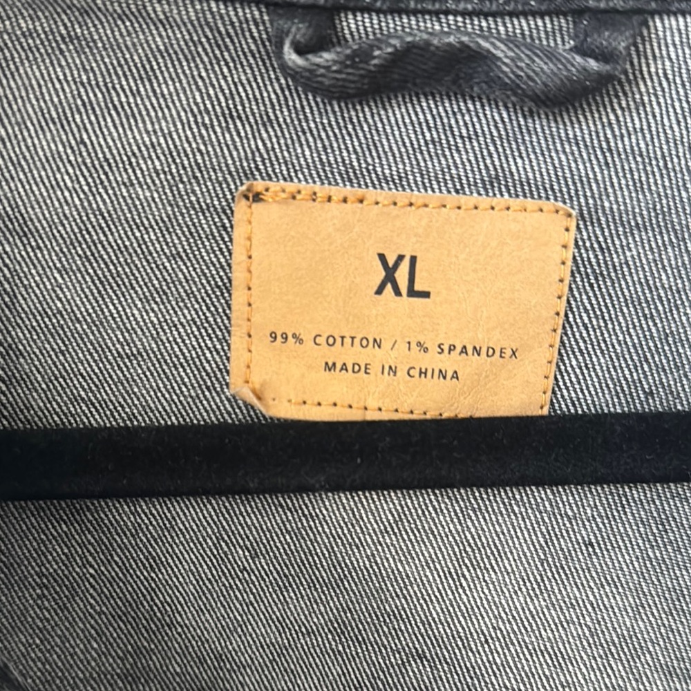 Black denim jacket - Picture 3 of 3